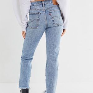 Levi Wedgie EUC Medium Wash jeans